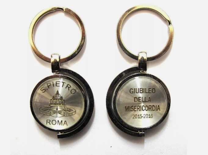 PORTACHIAVI SOUVENIR  "VATICANO JUBILEUM GIUBILEO SHINY ROLLING";JUBILEE KEYCHAIN FROM ITALY
