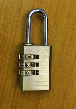 Lucchetto a Combinazione  3 Cifre, Corpo Ottone Massiccio, Cassa E Ingranaggi in Ottone Massiccio, Arco Acciaio Cementato, per Armadietti Palestra, Borse, Sacche, Cassette Sicurezza