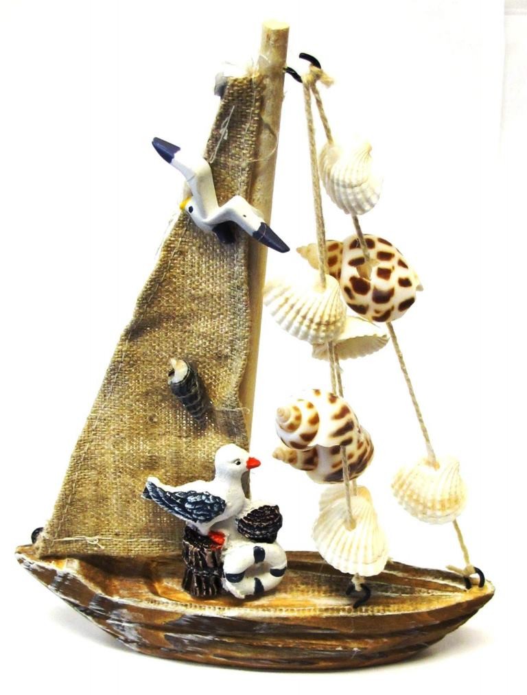 BARCA A VELA ARTIGIANALE IN LEGNO RESINA  TELA E CONCHIGLIE 