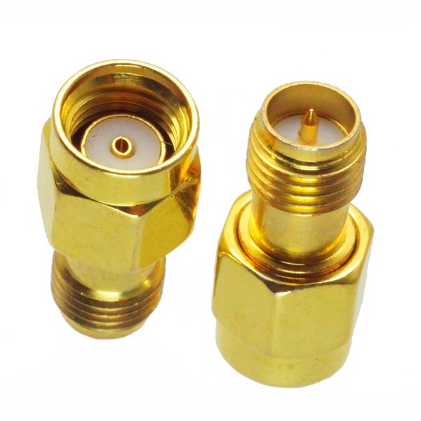 CONNETTORE ADATTATORE COASSIALE  DA RP-SMA MASCHIO A RP-SMA FEMMINA