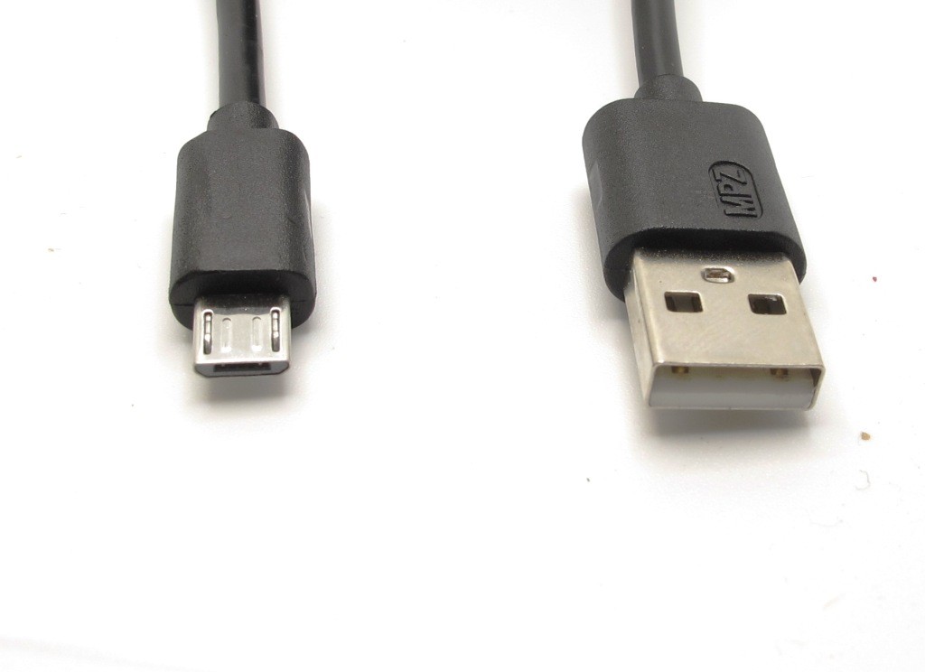 CAVO ALTA QUALITA' RICARICA SMARTPHONE MICRO USB V8 2.1A 3MT D:3.8mm