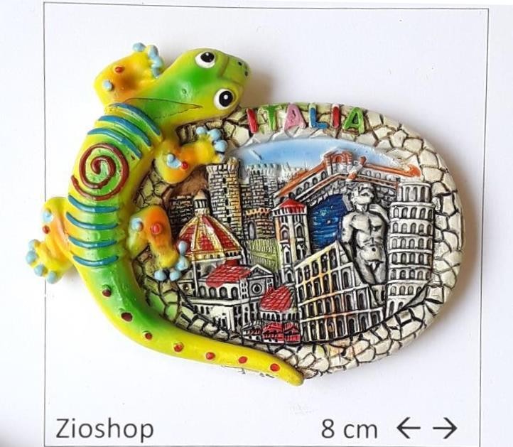Souvenir from Italy Calamita Italia Fortunata Gecco Fridge Magnet