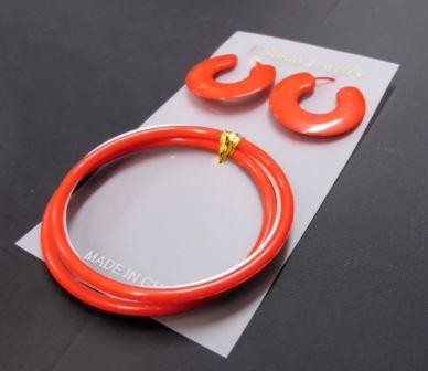 COMPLETO ORECCHINI BRACCIALETTO IN VARIE COLORAZIONI IN PLASTICA