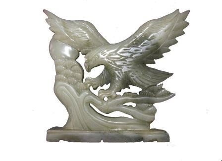 STATUA AQUILA  IN POLVERE DI GIADA E RESINA 