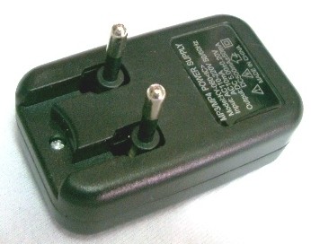 Alimentatore USB Retrattile 220v